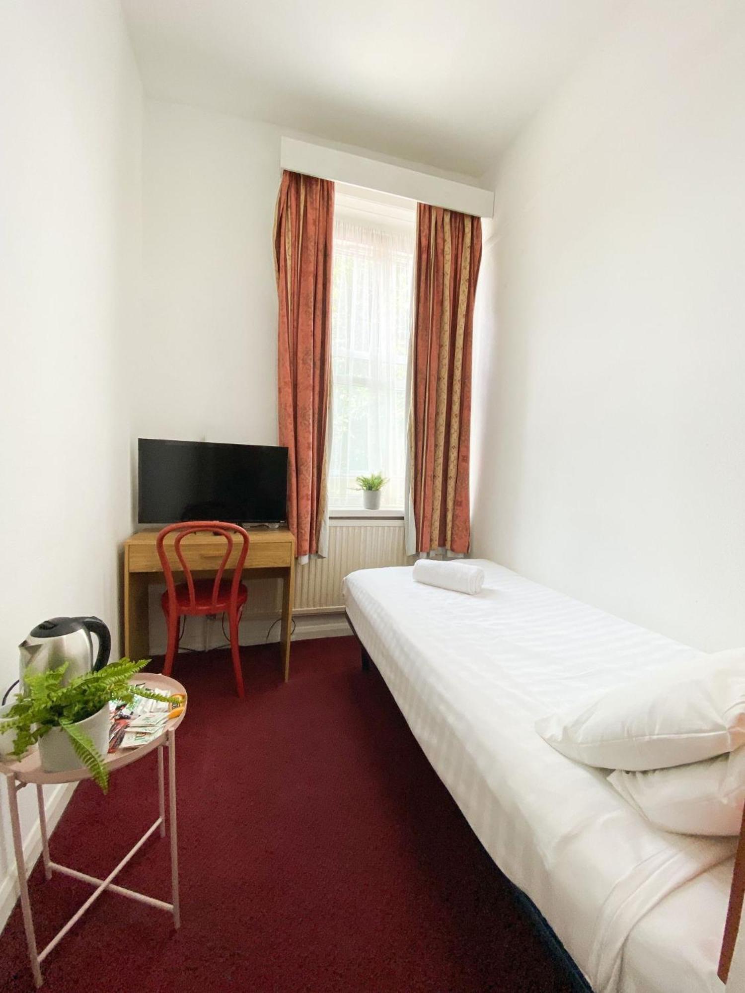 Orlando Hotel Лондон Екстериор снимка