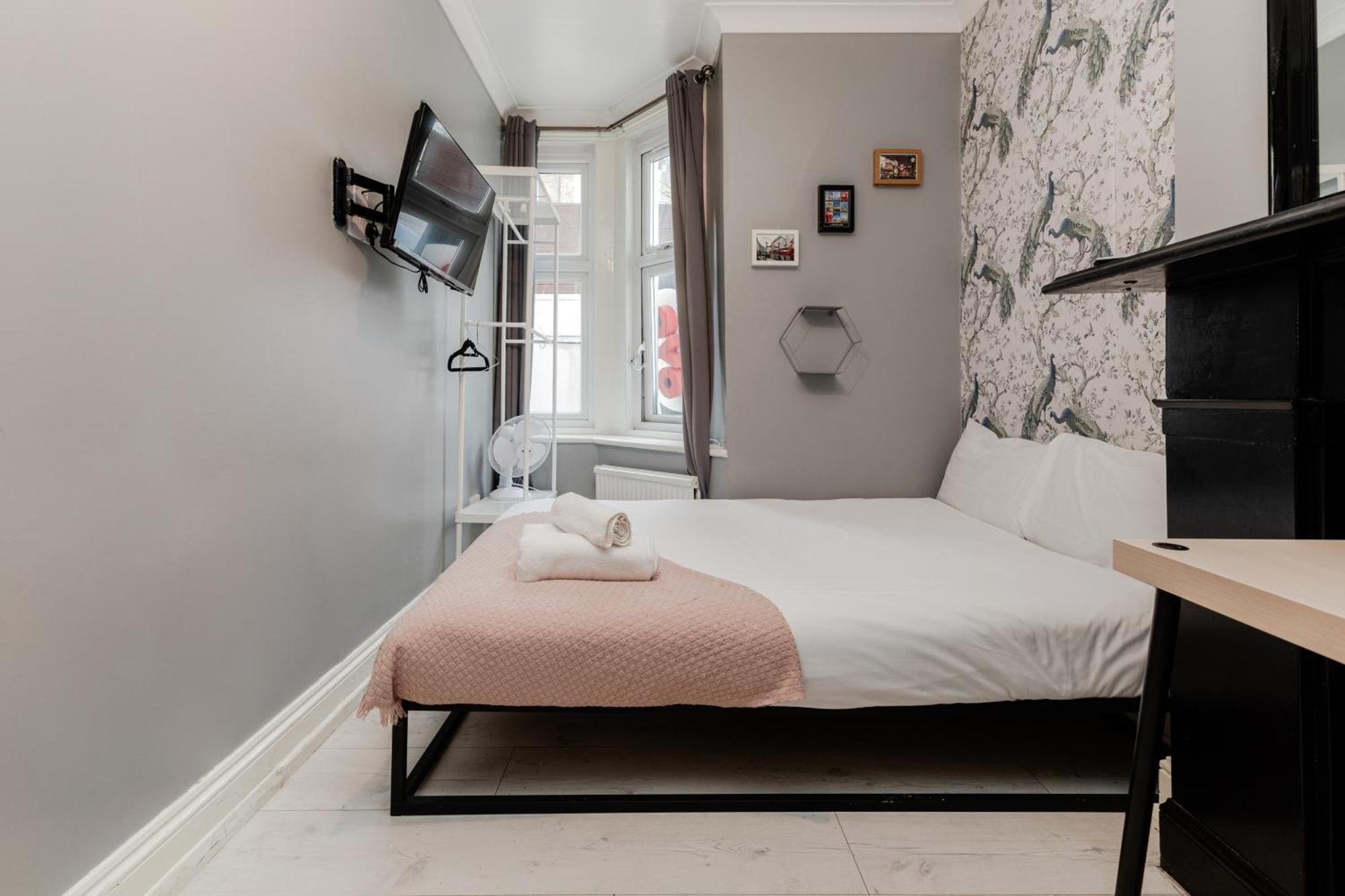 Orlando Hotel Лондон Екстериор снимка