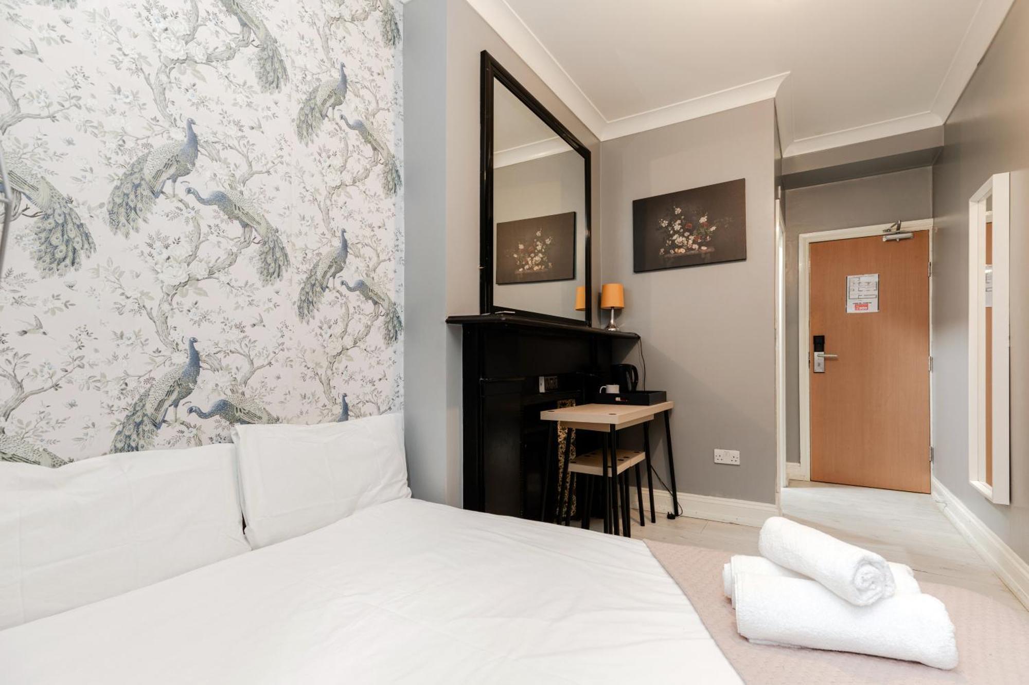 Orlando Hotel Лондон Екстериор снимка
