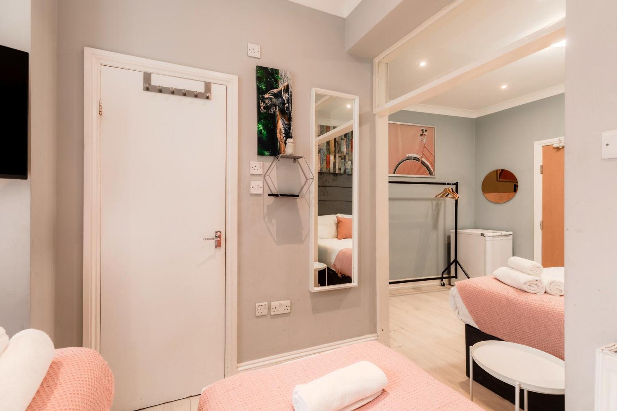 Orlando Hotel Лондон Екстериор снимка