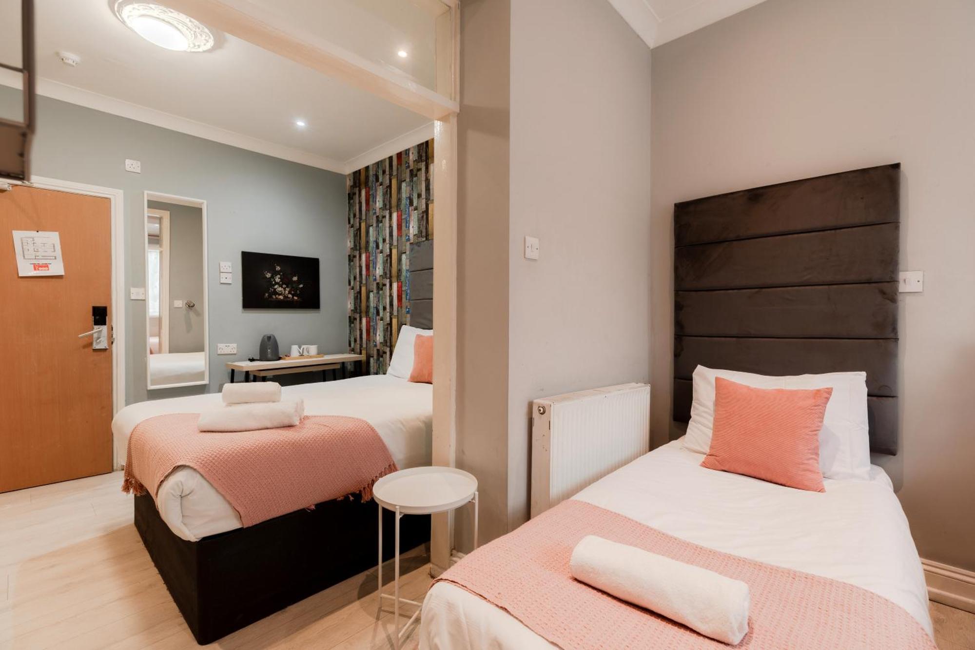 Orlando Hotel Лондон Екстериор снимка